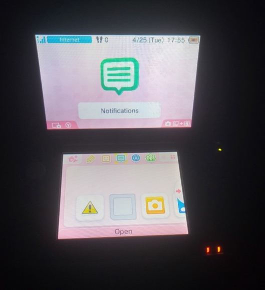 Nintendo 3ds barely used - Picture 4 of 4
